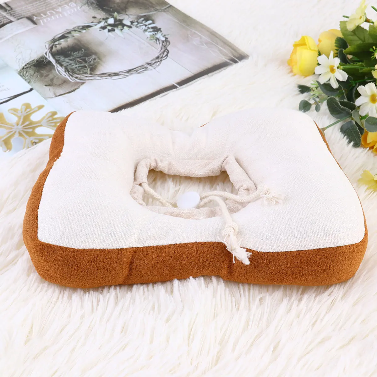 

1Pcs Creative Toast Shaped Cat Collar Light Brown Anti-Scratch Protective Design Comfortable Wear Pet Recovery Collar