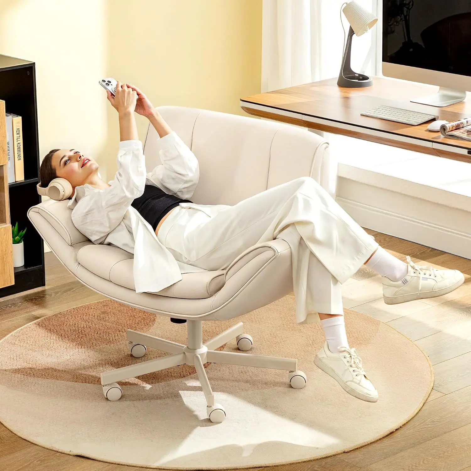 Cross Legged Chair with Wheels & Armrests, Wide Vanity Chair, Scratch-Resistant Leather, Height Adjustable, Customized