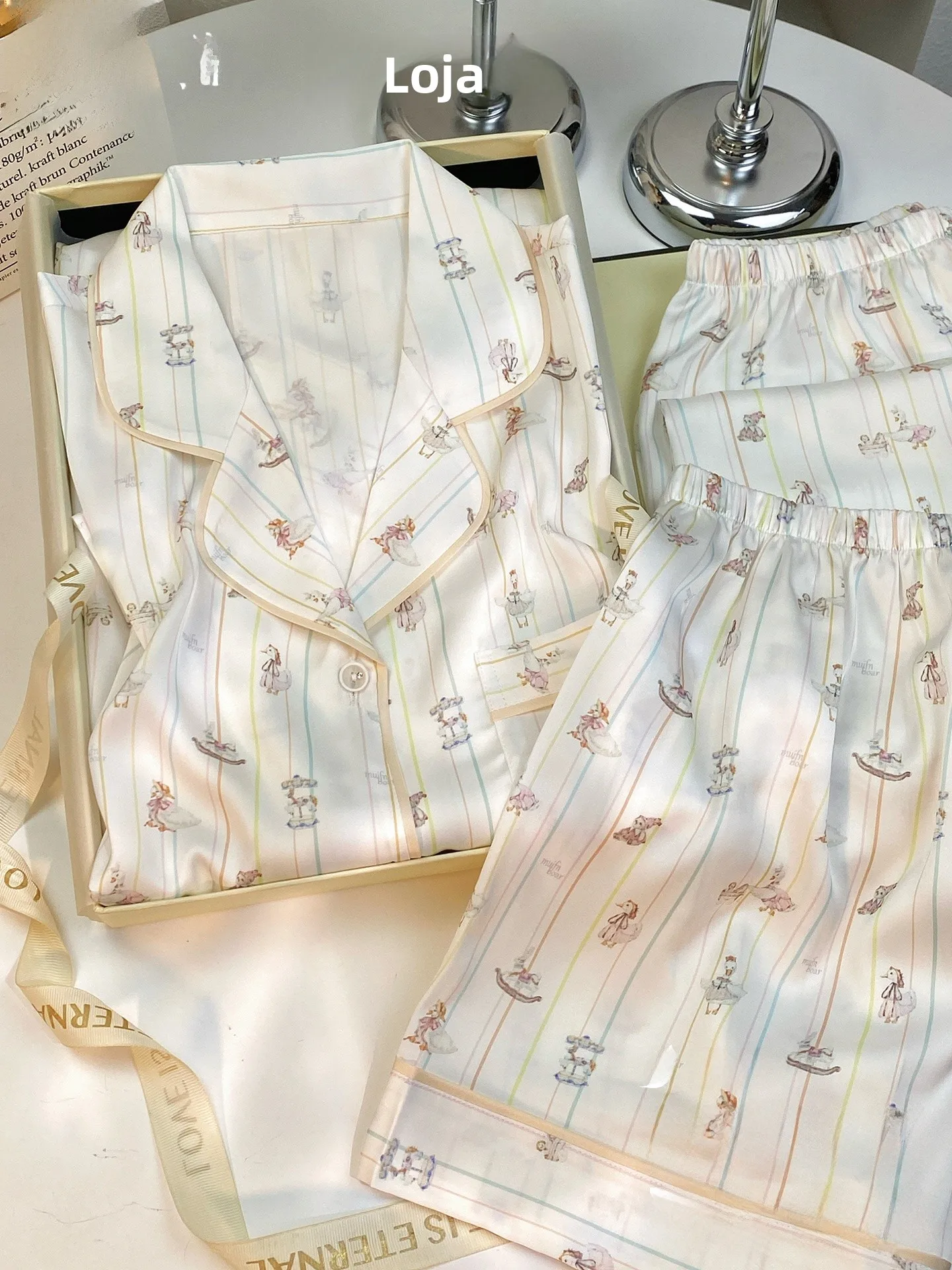 ensemble-de-pyjama-en-soie-glacee-pour-femme-trois-pieces-a-manches-courtes-avec-coussinets-de-poitrine-en-soie-veritable-coffret-cadeau-pour-meilleure-amie-ou-maman