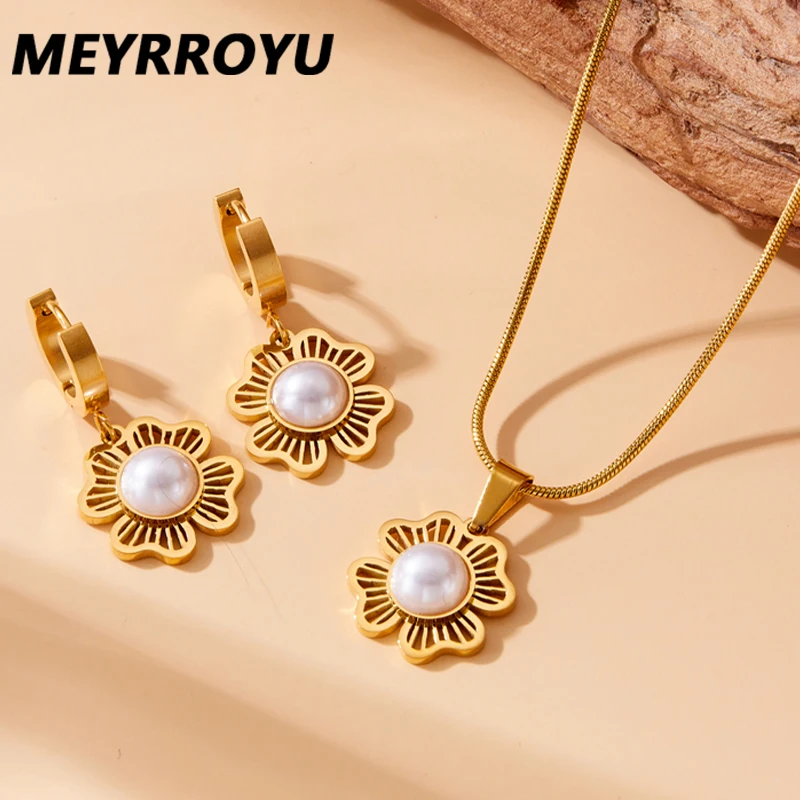 MEYRROYU 316L Stainless Steel Witte Parels Gezet In Gouden Bloemen Pendant Necklace For Women 2024 New Trend Chain Jewelry Gifts