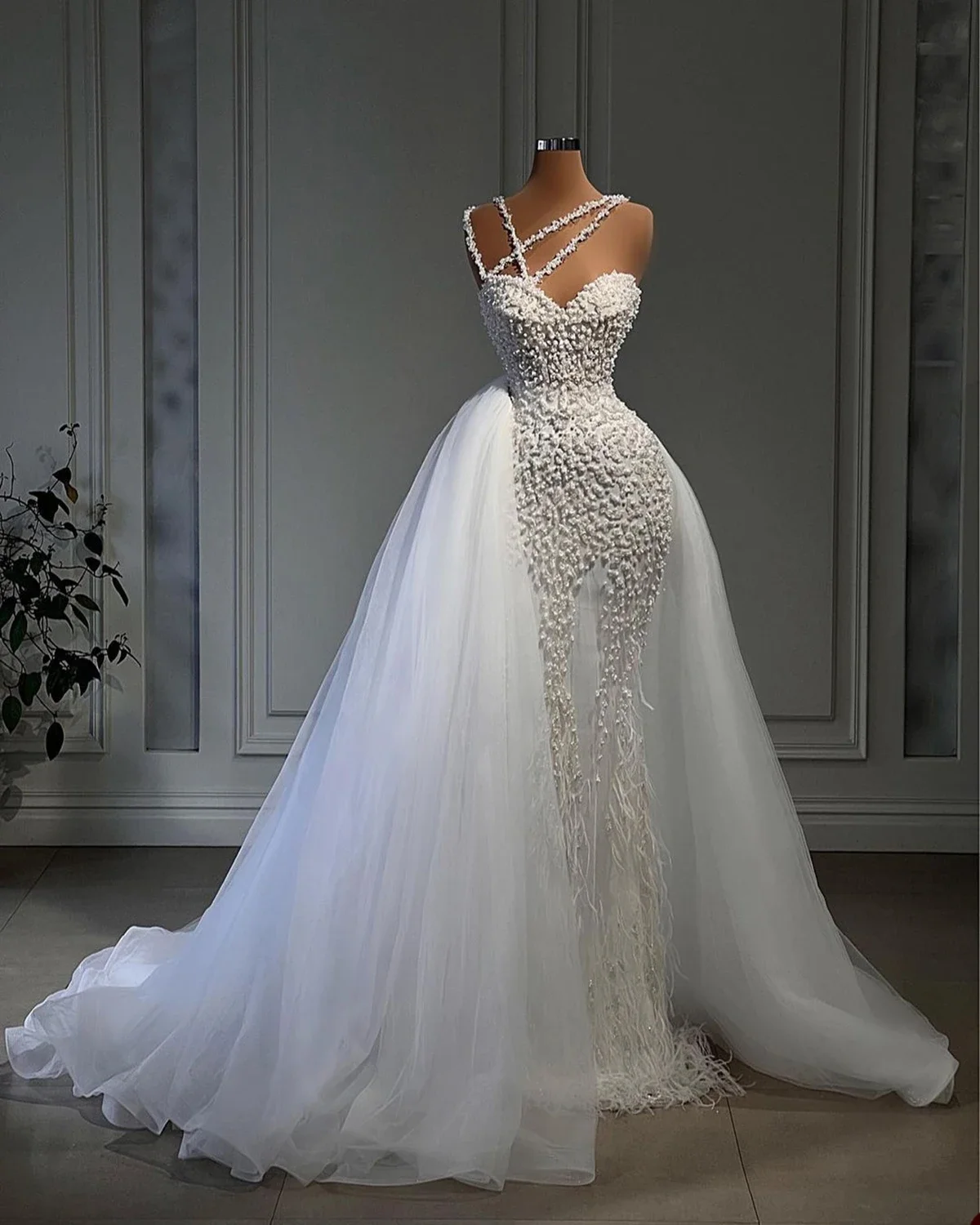 Trägerapplikationen Perlen Hochzeitskleid 2024 Robes De Mariee Feder-Brautkleid