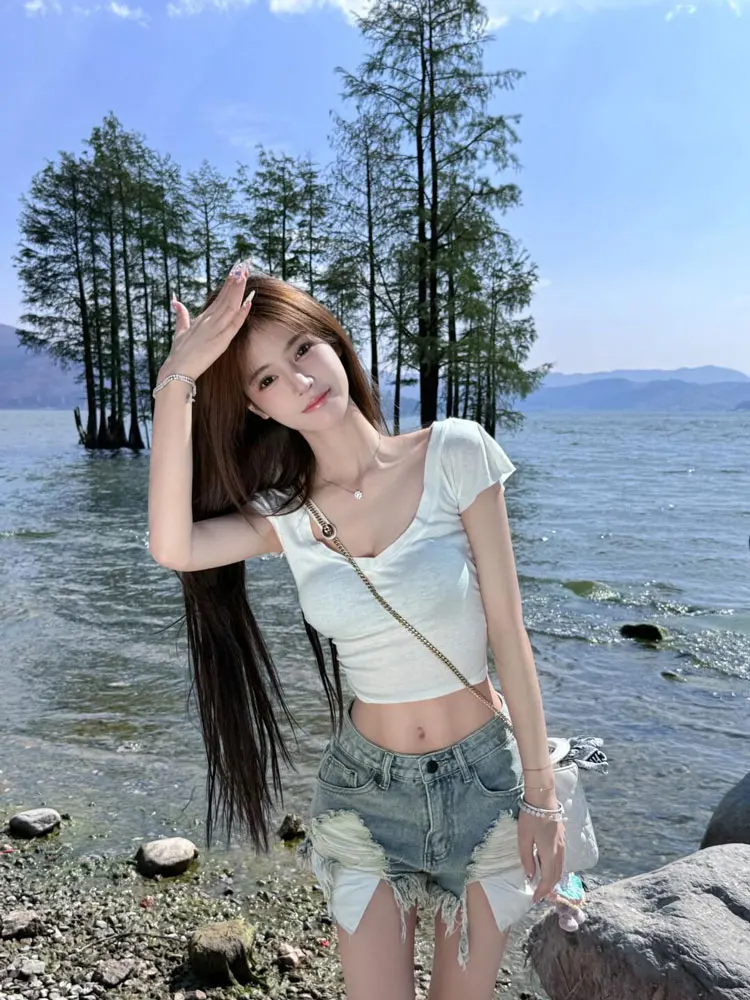American Style Hot Girl High Street Ripped Denim Super Shorts Women Summer New Design Elegant Tight Hot Pants Cotton Stretch