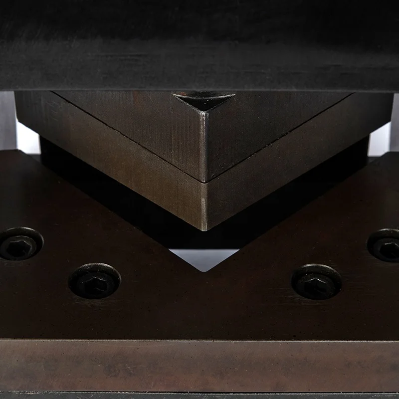 Рисунок 5 - CBC-75, угловой утюг с углом наклона