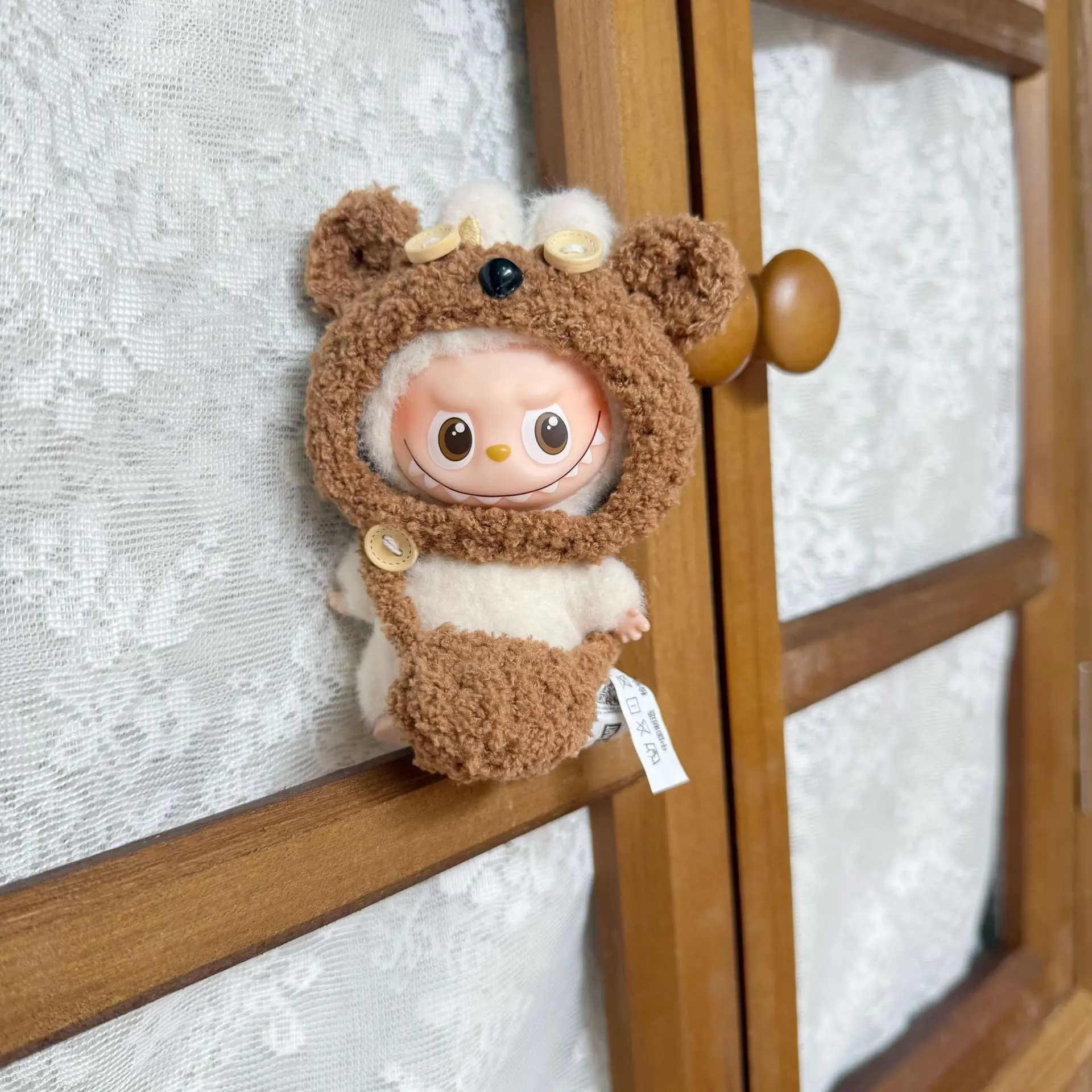 

Clothes For 4th Gen LABUBU 4.0 Pin For Love Series Mini Doll Outfit Accessory – Hand-Knitted Fleece Teddy Bear Headpiece Cute