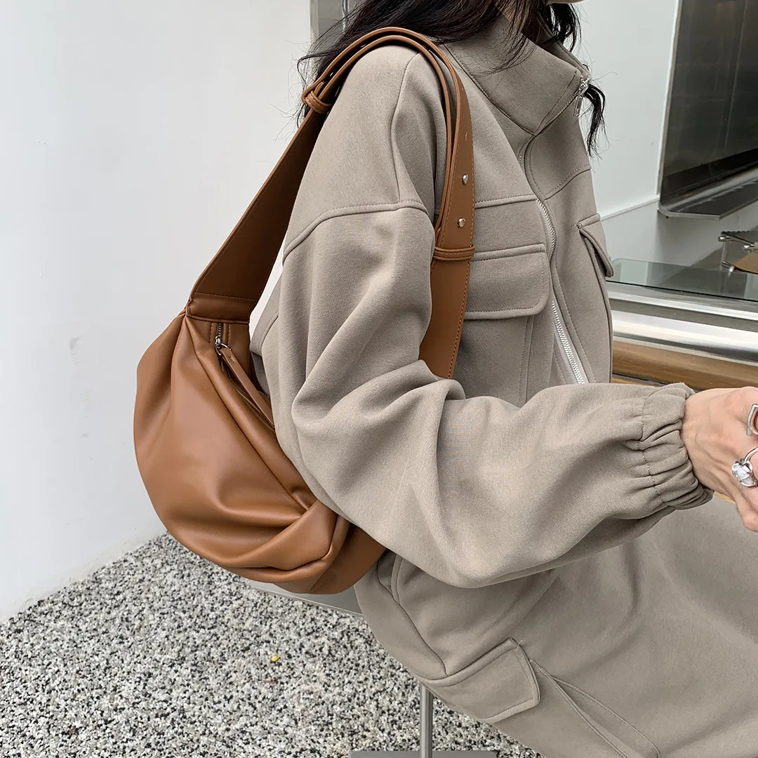 

New autumn and winter fashion women's horizontal PU soft leather bag casual simple light color wide shoulder strap design bag