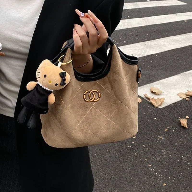 

​ Новинка 2023 года: женская стеганая кожаная большая сумка, нишевая дизайнерская сумка через плечо, универсальный ремень на плечо для поездок на работу, Chic Spacious ​