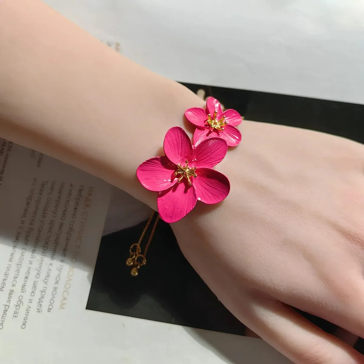 

Korean New Fresh Rose Petal Bracelet Personalized Fashionable Versatile Women's Petal Bracelet Festival Party Girl 2025 Jewelry