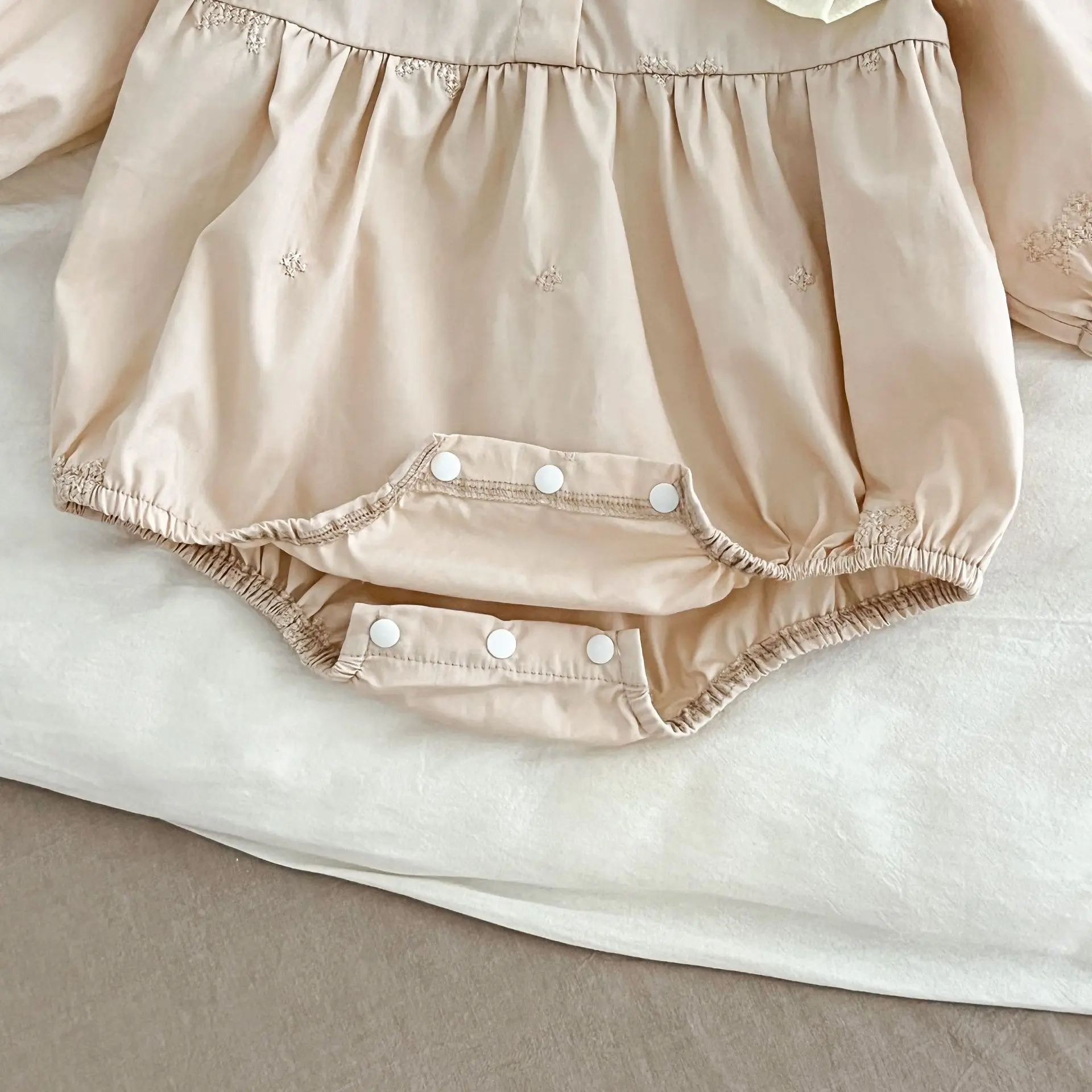 Frühling Schwestern Kleidung Mädchen Bogen Stickerei Spitze Kleidung Baby Strampler Baumwolle Säuglings Body Prinzessin Mädchen Schwester Familie Kleid – Detail 13