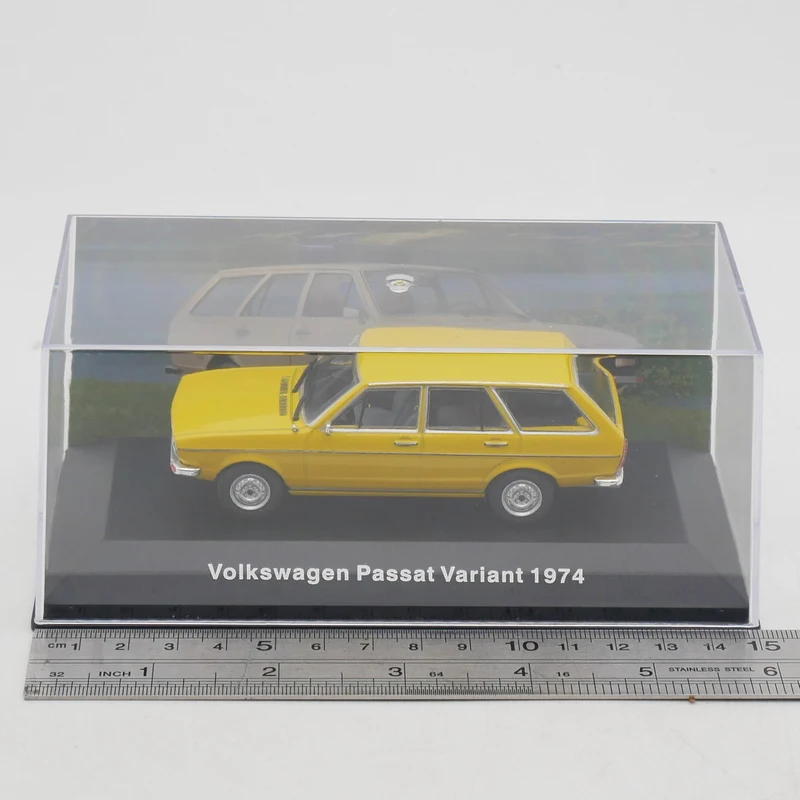 Diecast Ixo 1:43 Scale VW Passat Variant 1974 Passat Station Wagon Alloy Car Model Collectible Toy Gift Souvenir