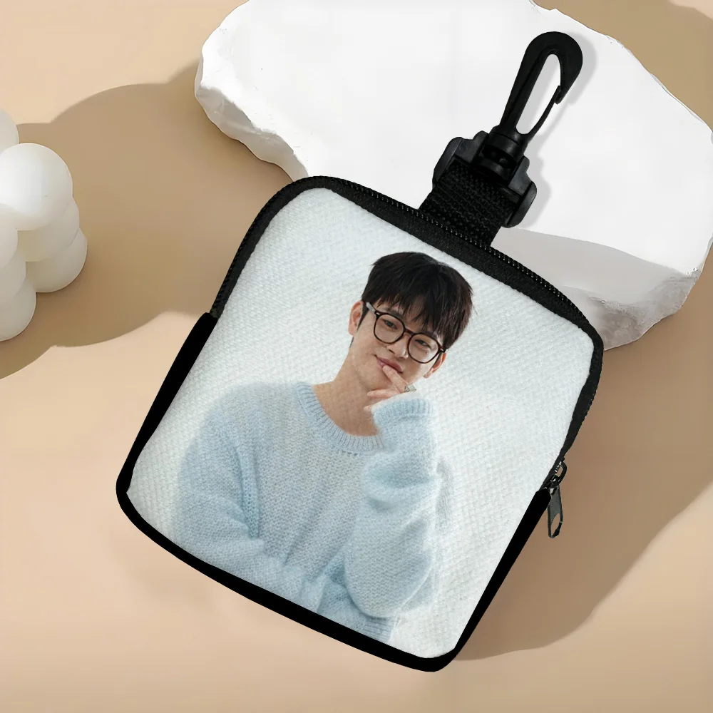 Seo In Guk Women's Short Wallet Portable Minimalist Fashion Large Capacity Zero Wallet Card Bag 10.16