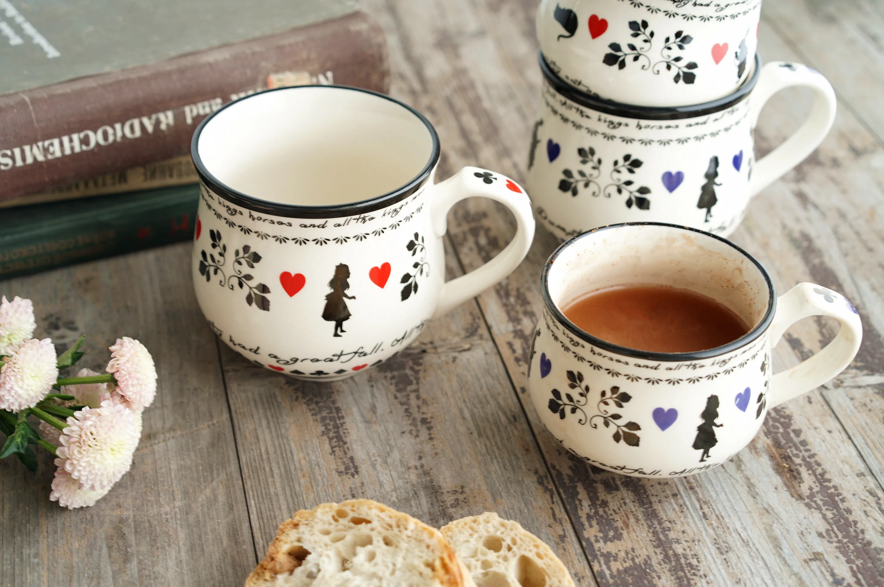 Alice in Wonderland Ceramic Mugs Creative Home Use Coffee Milk Cup Heart Shaped Breakfast Cup IRIS Brand Small  Style