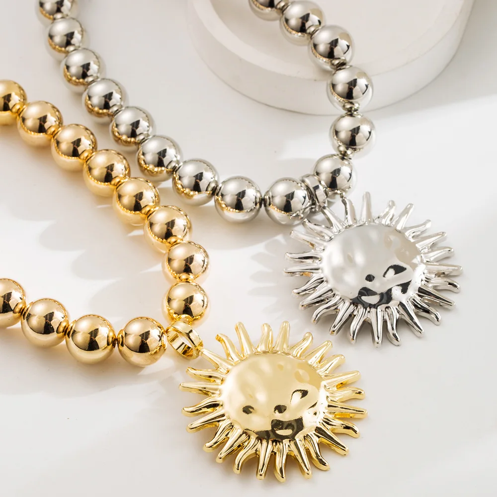Alloy round bead necklace, simple hip-hop style sun pendant, necklace decoration, fashion temperament catwalk collarbone chain