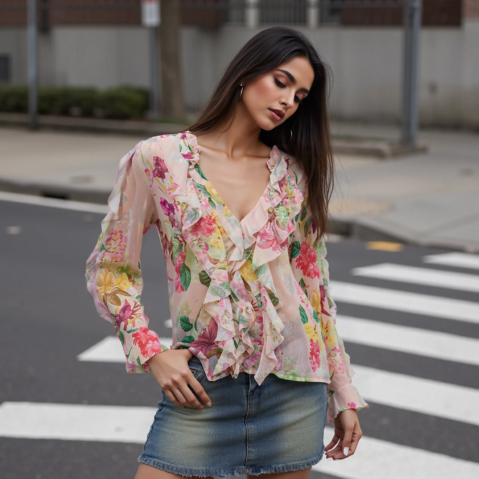 

Женские топы с длинными рукавами и цветочным принтом, рубашка с V-образным вырезом и рюшами, блузка с баской и V-образным вырезом