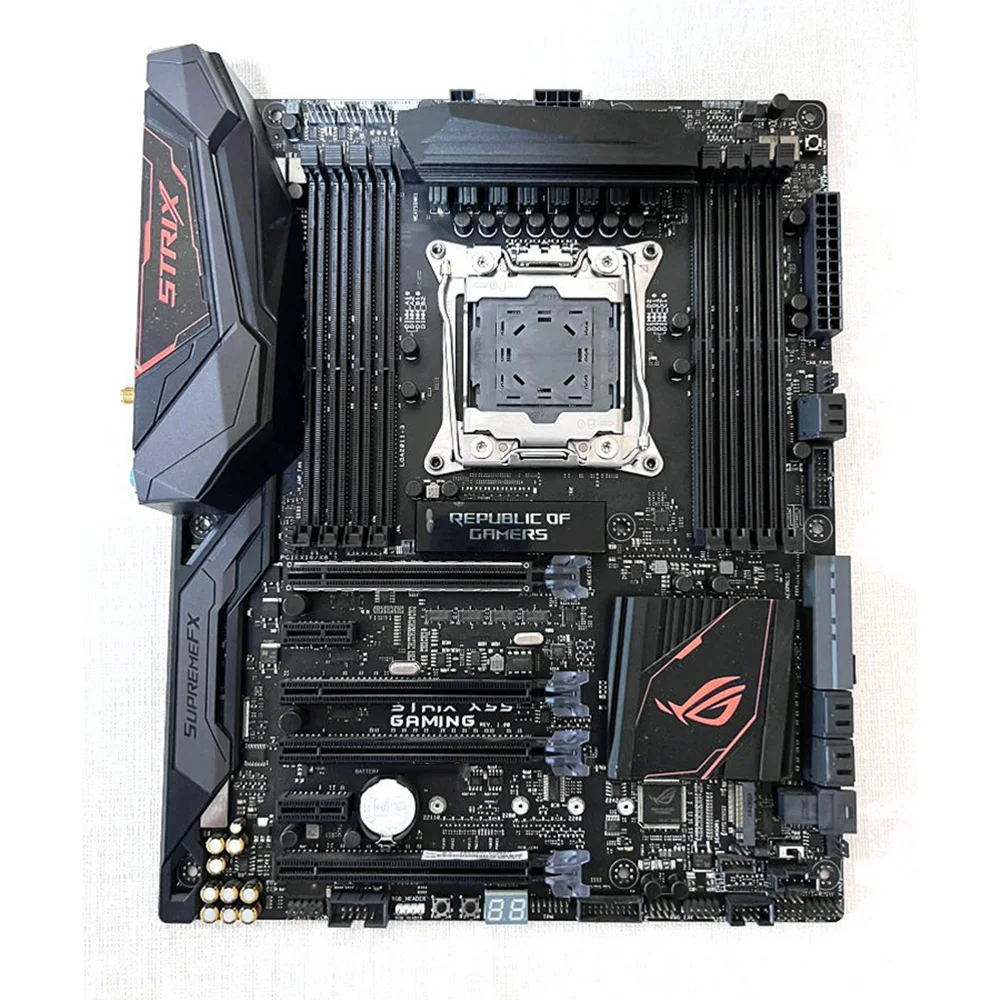 STRIX X99 GAMING ROG 2011-3 supporta la scheda madre Desktop E5 V4