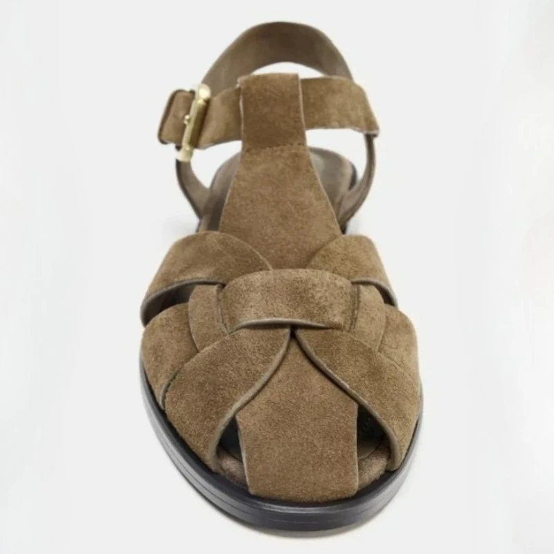 الجلد المدبوغ نسيف مصمم الصنادل النساء الرجعية مشبك معدني المصارع أحذية جوفاء موضة أحذية الشاطئ المسطحة الإناث Zapatos De Mujer