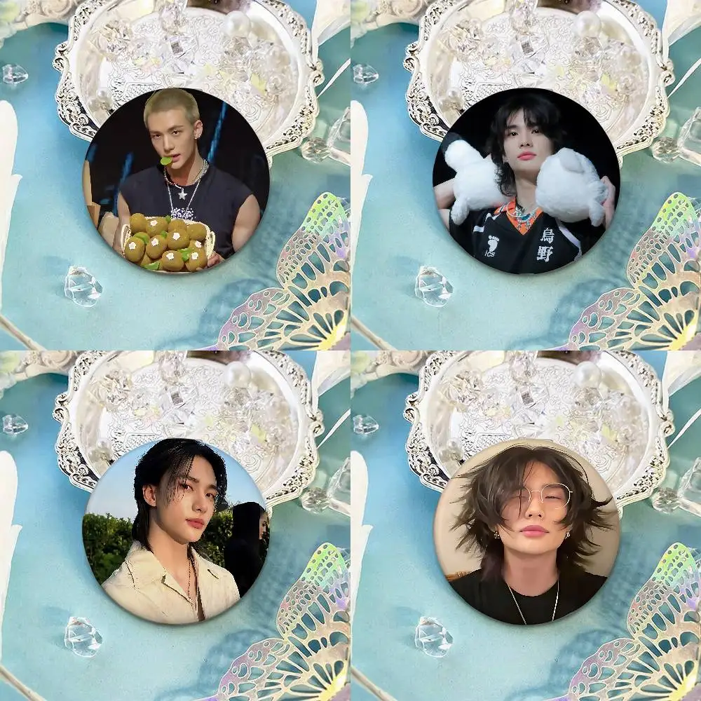 الكورية المعبود H-Hwang-H-Hyunjin-s شارات لطيف زر PinsBrooch الإبداعية مضحك يقتبس شارة الملابس على ظهره مجوهرات هدية للطفل #5