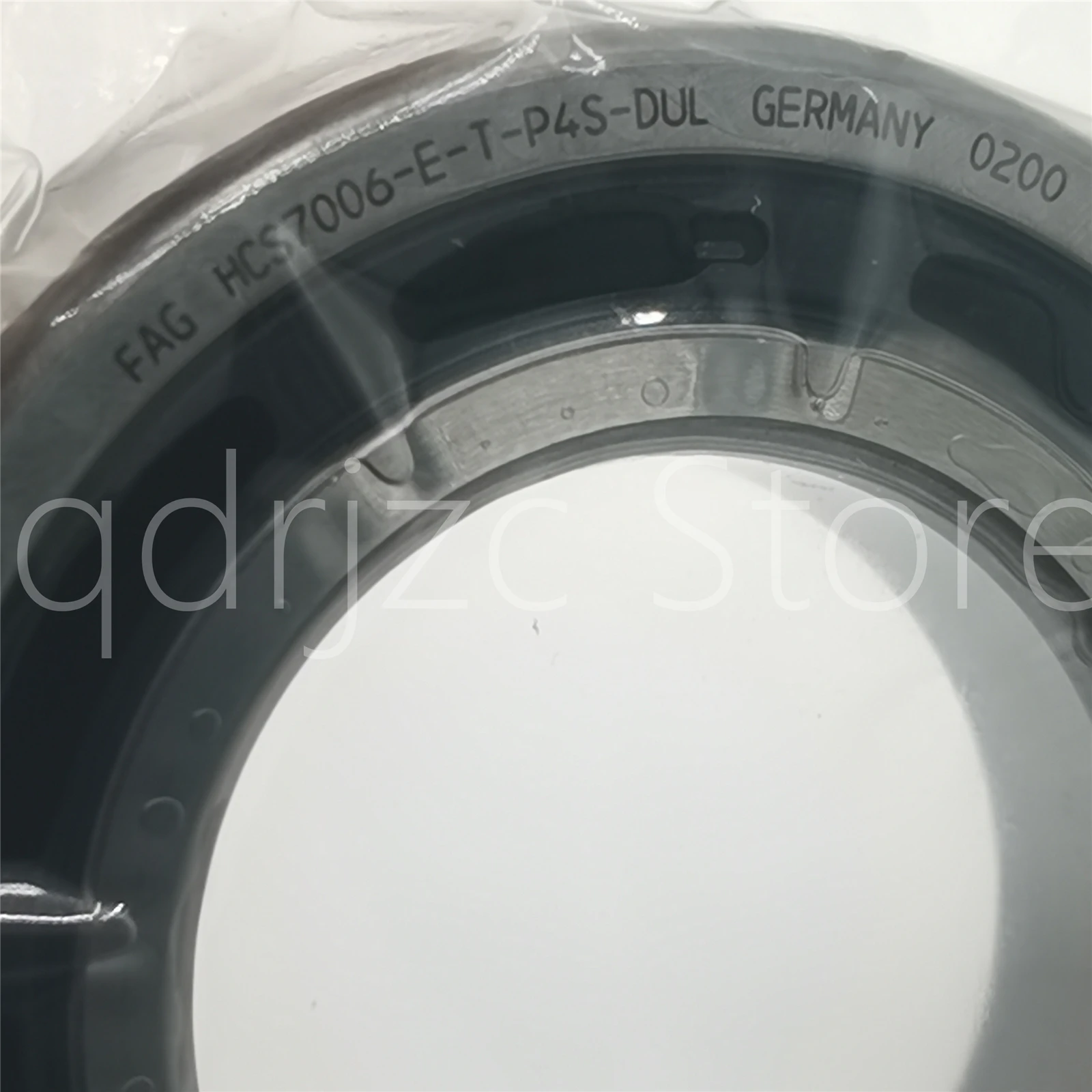 universal pairing precision angular contact ball bearing HCS7006-E-T-P4S-DUL = S7006ACE/HCP4ADGA ceramic ball