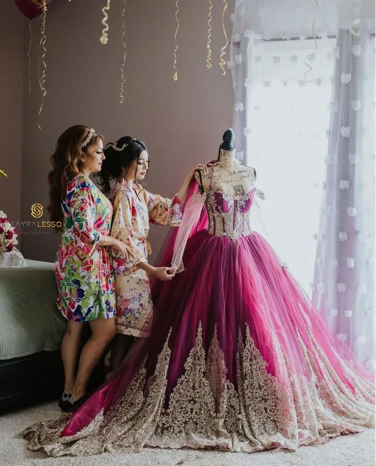 Vestidos de Quinceañera de princesa rosa fucsia, apliques florales, hombros descubiertos, dulce 16 con capa