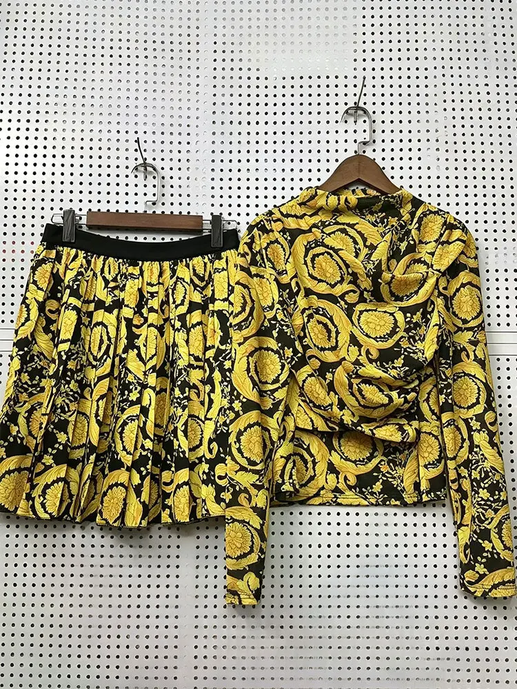 2026 new two-piece suit with semi-high collar and long sleeve printed stretch T-shirt top+high waist and pleated short overskirt