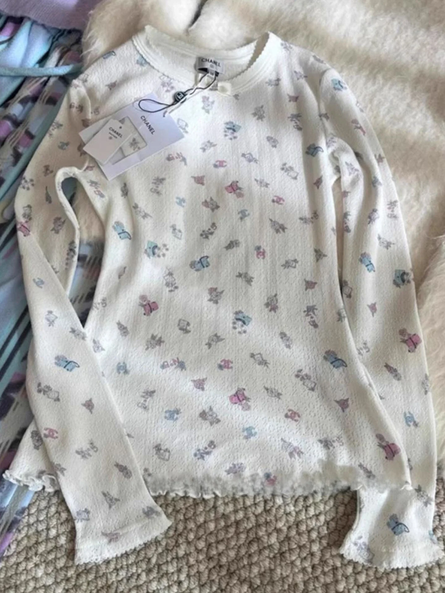 

Шикарная женская футболка с длинным рукавом, новинка ранней весны, модный корейский стиль, приталенный крой, с принтом, омолаживающий эффект