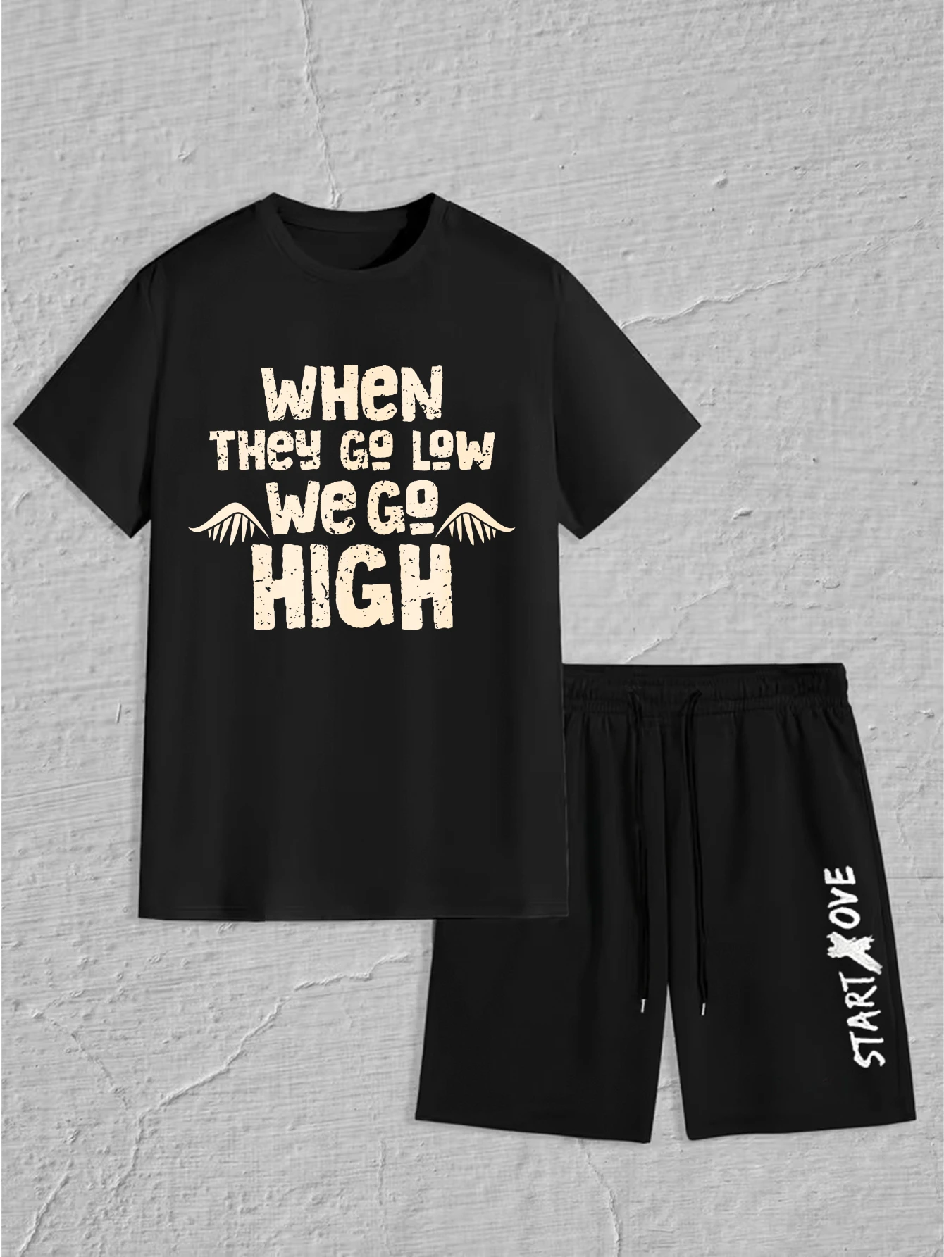 

Мужской комплект 2025 Лето Графика новые мужские комплекты Спортивный мужской комплект с принтом Костюм для мужчин Комплект мужской одежды с круглым вырезом