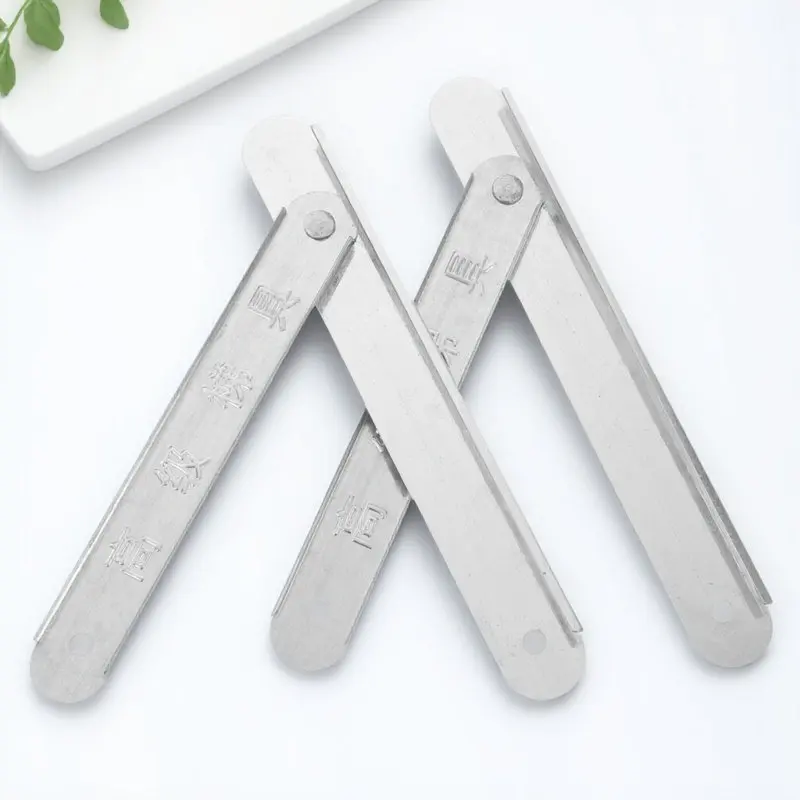 

Запасные части для чердачных лестниц: алюминиевые складные шарниры, опорные стержни, экструдированные кронштейны для ступеней