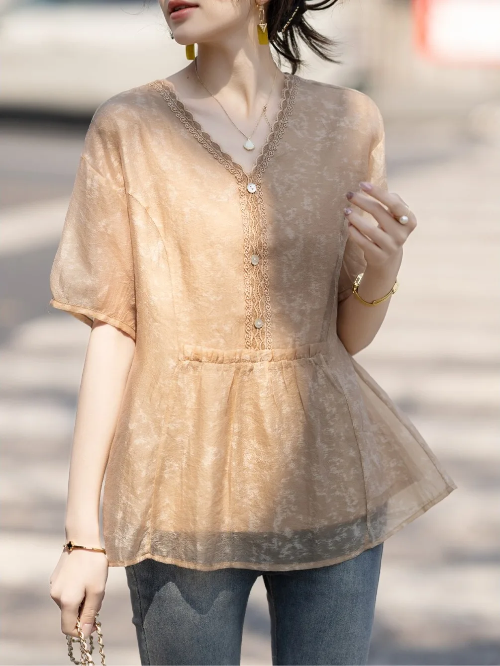 

Ladies Chiffon Shirt Short Sleeve Fashionable Top Summer 2026 New Style plus Size Loose Fit Casual Wear Polyester Fiber