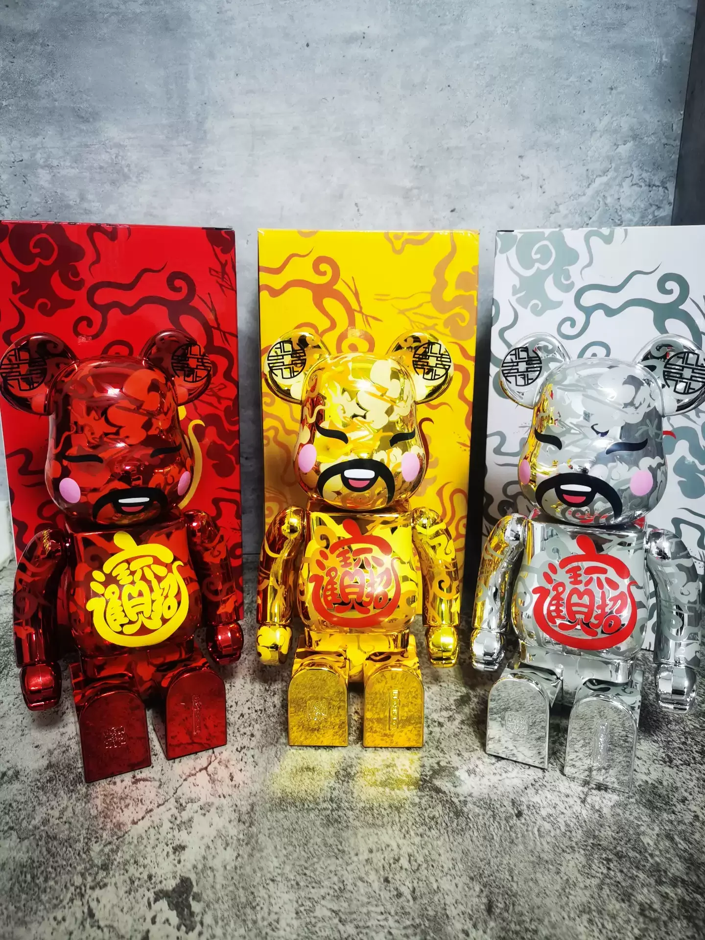 Bearbrick God of Wealth Gold God of Wealth Red God of Wealth Silver God of Wealth 400% ACU Lucky Fortune Pendulum