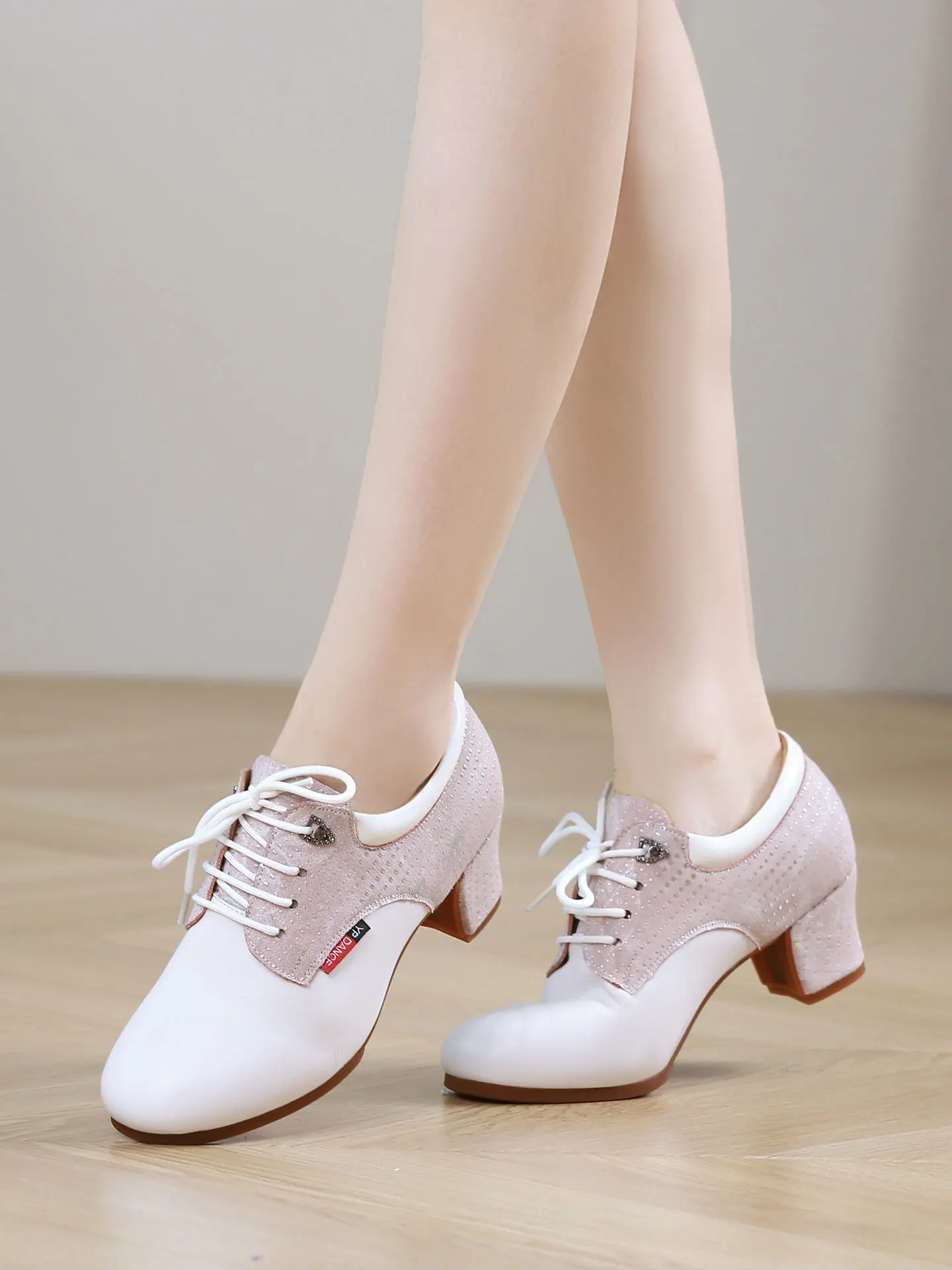 danbolo-chaussures-de-danse-latine-2026-nouvelles-chaussures-de-danse-moderne-pour-femme-chaussures-de-danse-sociale-pour-adulte-a-talon-plat-et-semelle-fine
