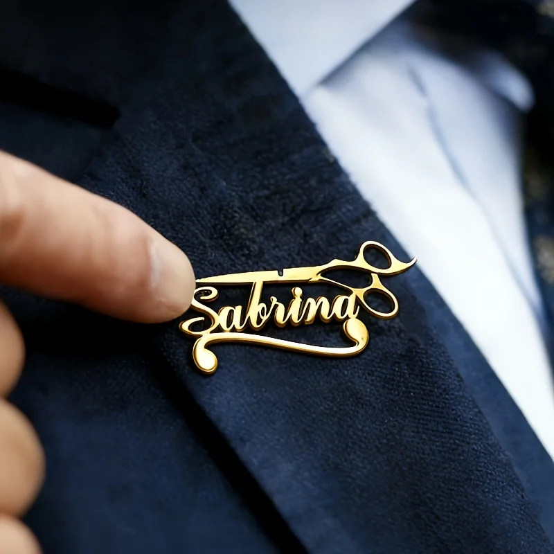 Customized Name-Shaped Scissor Brooch Lapel Pin |   304 Stainless Steel Engraved Letter Badge |   Barber's Handwritten Style Accessories |   Simple Birthday Gifts |   Logo Badge Brooch