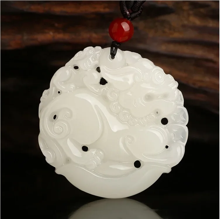 New Versatile Fashion Jade Green Pixiu Pendant Outer Mask White