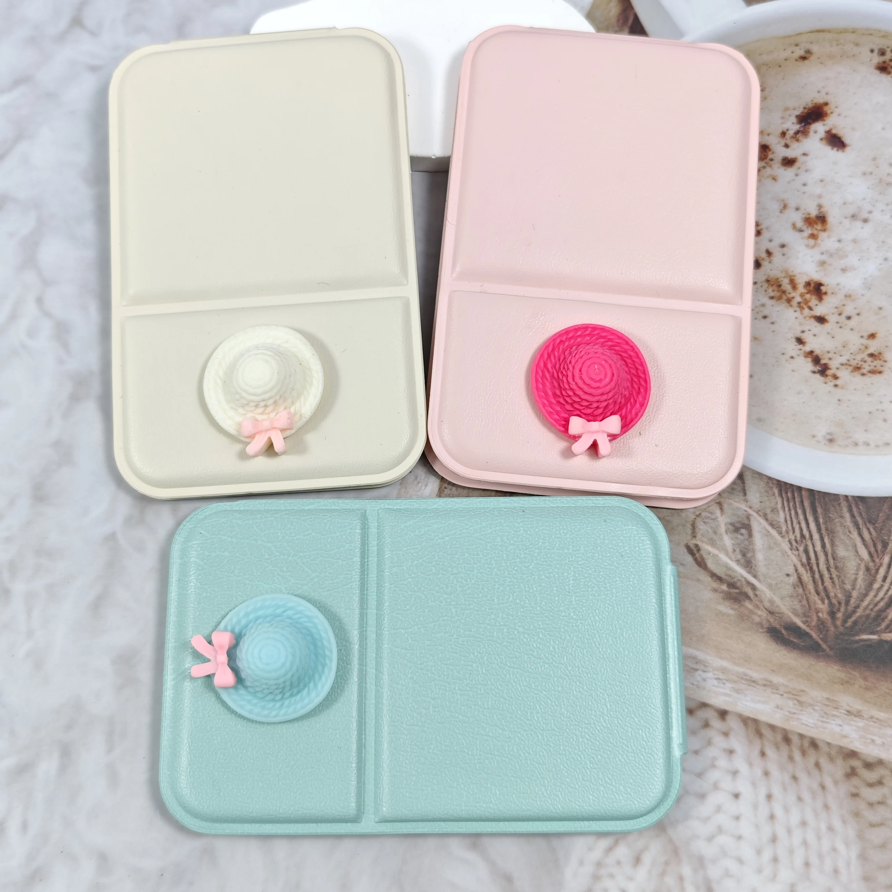 Bow Hat Makeup Mirror, Folding Small Mirror, Student Portable Dormitory Desk Cartoon Mirror