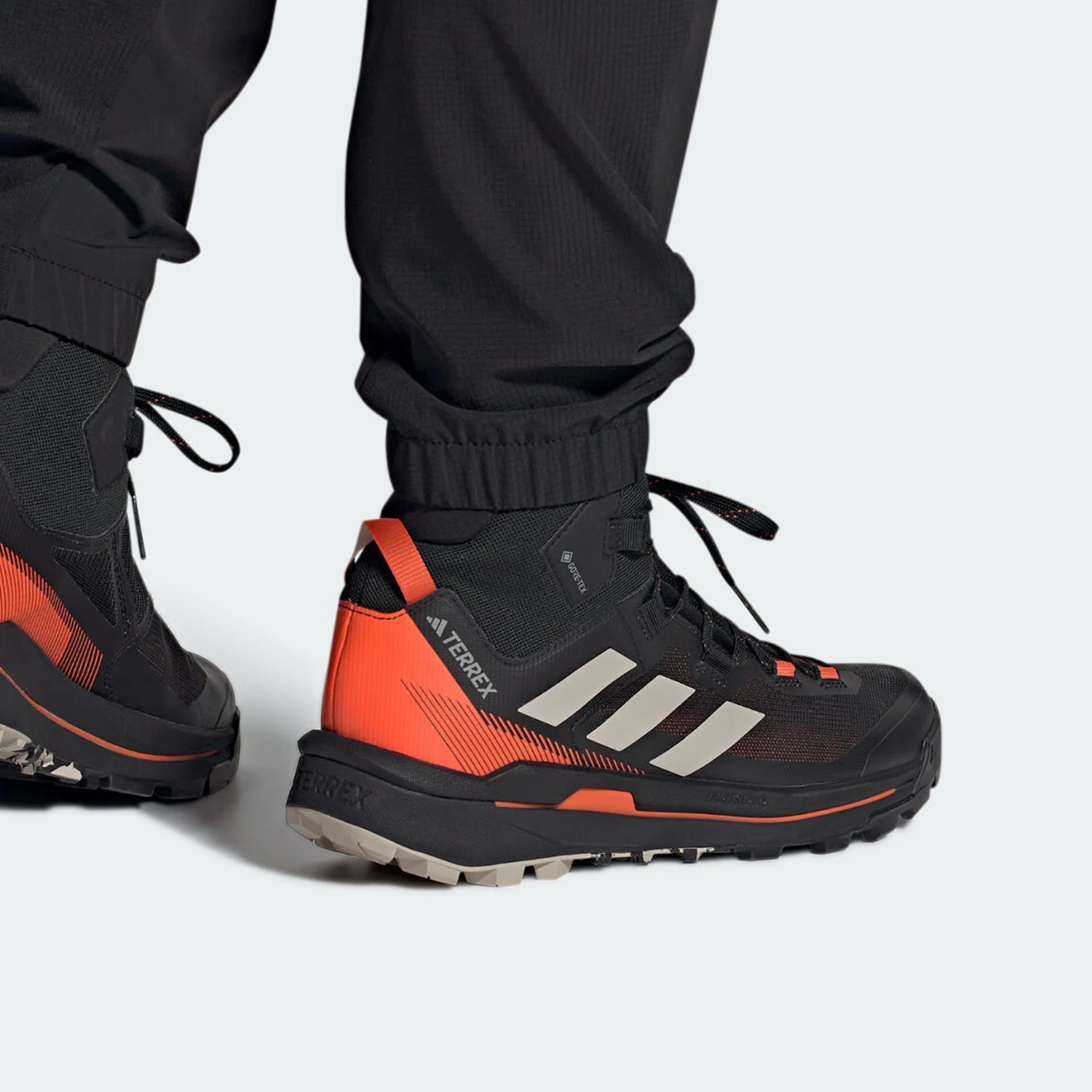 

Adidas Аутентичные новые походные кроссовки унисекс со средним верхом и мягкой подушкой ID3426