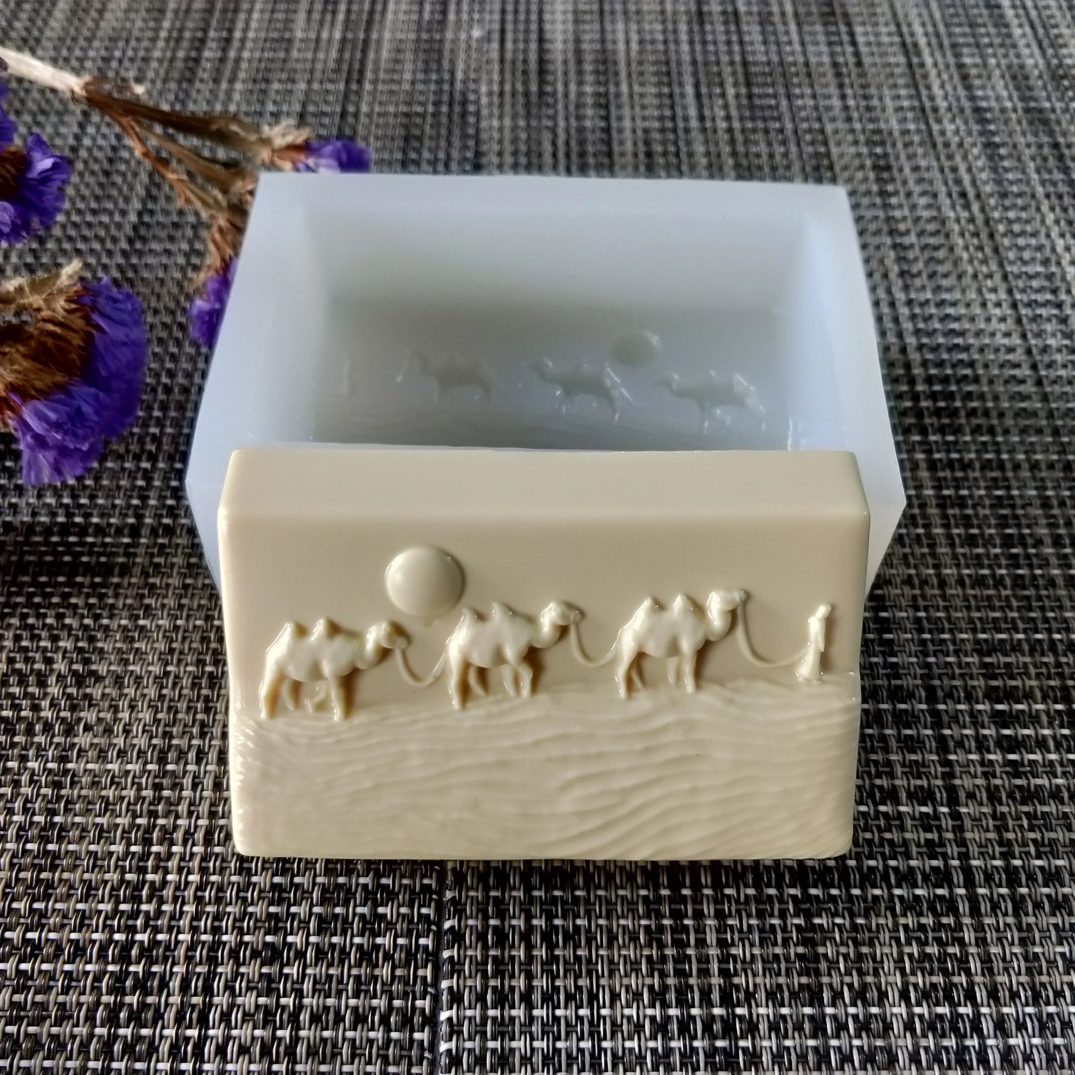 DW0140 PRZY Mold Silicone Soap Mould Animals Three Camels Handmade Soap Making Molds Candle Mold Silicone Resin Clay Mold