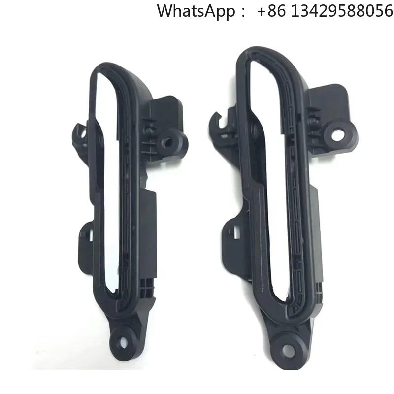 

New 1528114-00-B 1528115-00-B For Tesla Model 3/Y, a pair of silver exterior handle components