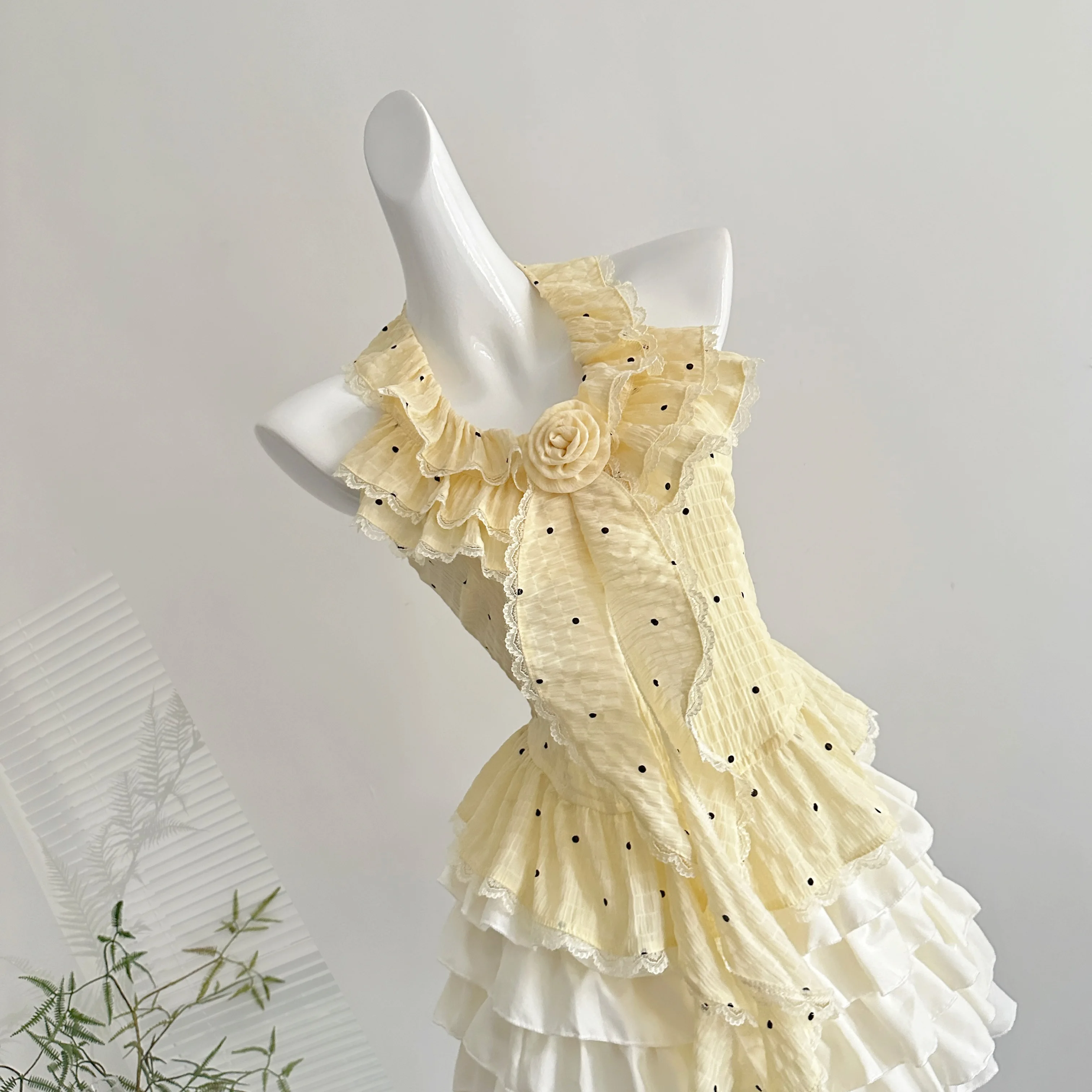 

French Design Cream Pudding Yellow Polka Dot Ruffle Edge Neck Women's Vest Summer Sweet Cute Age-reducing Cake Tutu Skirt Ladies