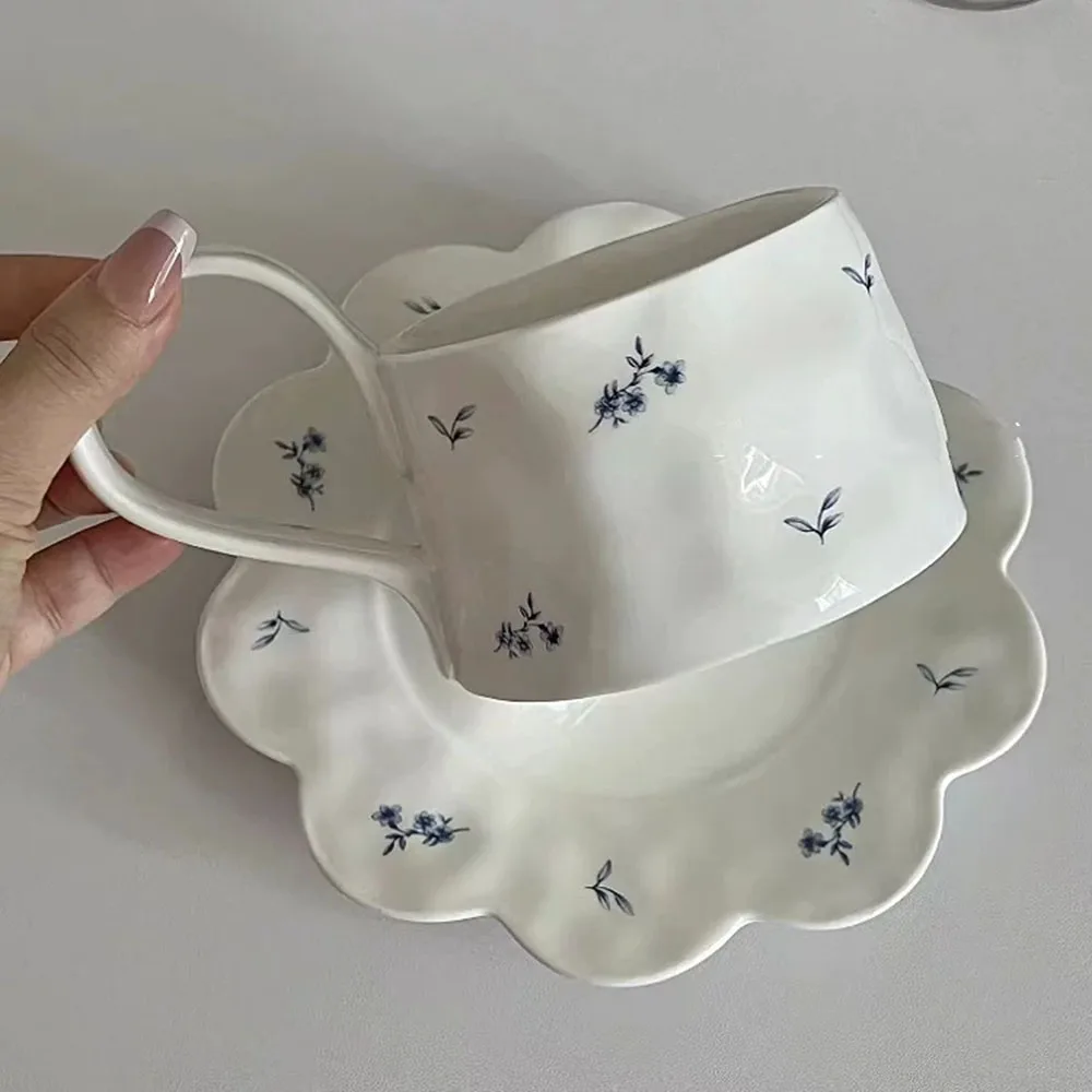 New Retro Floral Pattern Cup And Saucer Set Ceramic Tea Cup And Saucer Set Tableware Elegant Two-piece Sets Coffee Cup and Dish