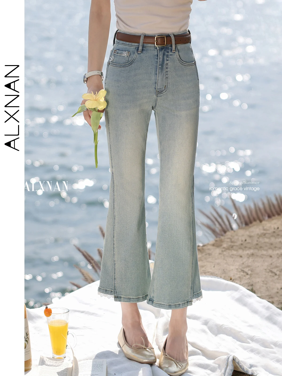 

ALXNAN Women's Jeans Light Blue Vintage High-waist Flared Jeans 2025 Summer Elegant Cotton Long Casual Female Denim Pants L55513