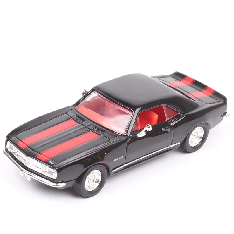 Road Signature 1/43 Scale Classic 1967 Chevrolet Camaro Z28 Diecast Metal Toy Vehicles Chevy Muscle Car Model Miniatures Yatming