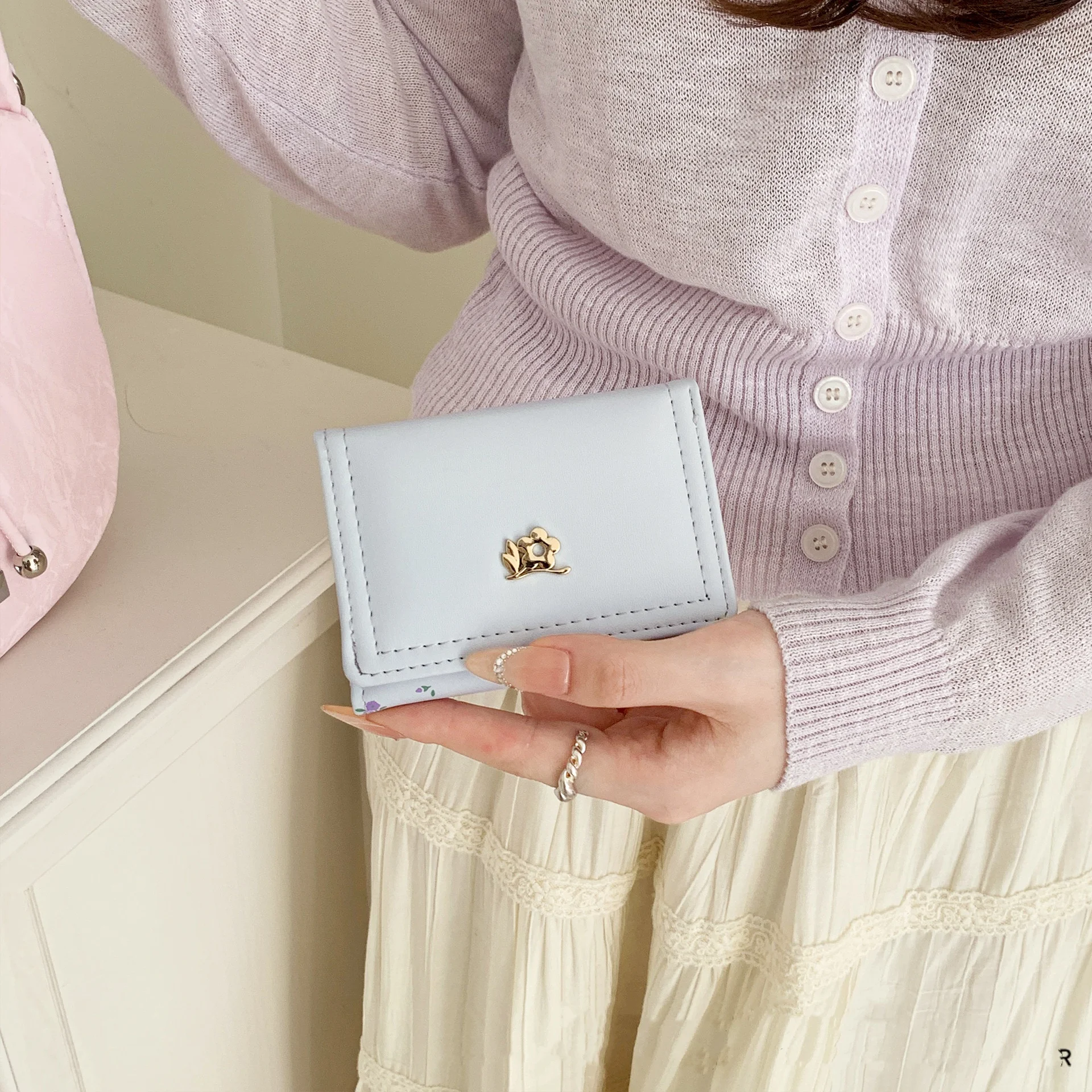 Portafogli con fiori alla moda Portafogli piccolo per ragazze Porta carte estetico Portamonete classico a tre pieghe per portamonete semplice per studenti da donna