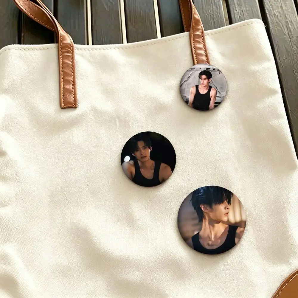 Y-Youth Campus Novel He Yu Jin Chao  25 32 44 58 75mm Badges Personalized Round Brooches Pins Accessory Gift