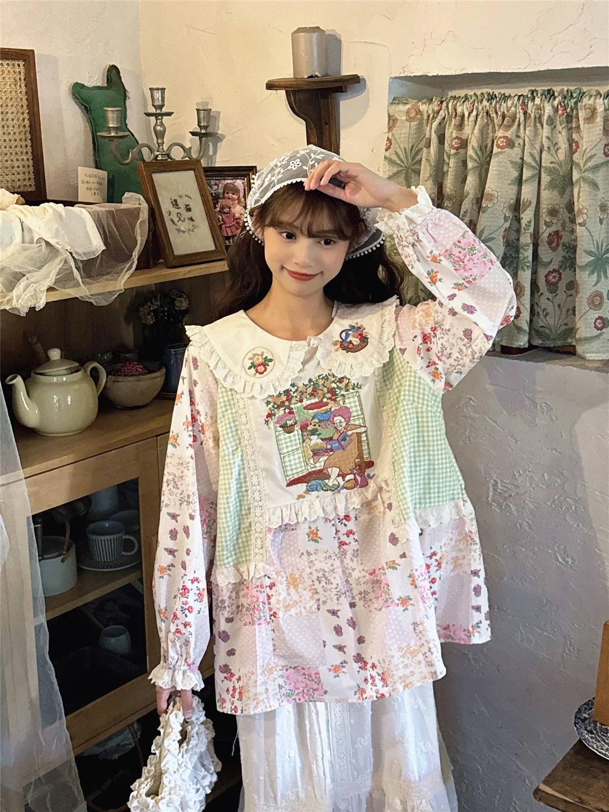 Mori Style Retro Flower Embroidery Doll Collar Girl Floral Shirt Autumn Sweet and Cute Doll Shirt Loose Ladies Blouse Tops