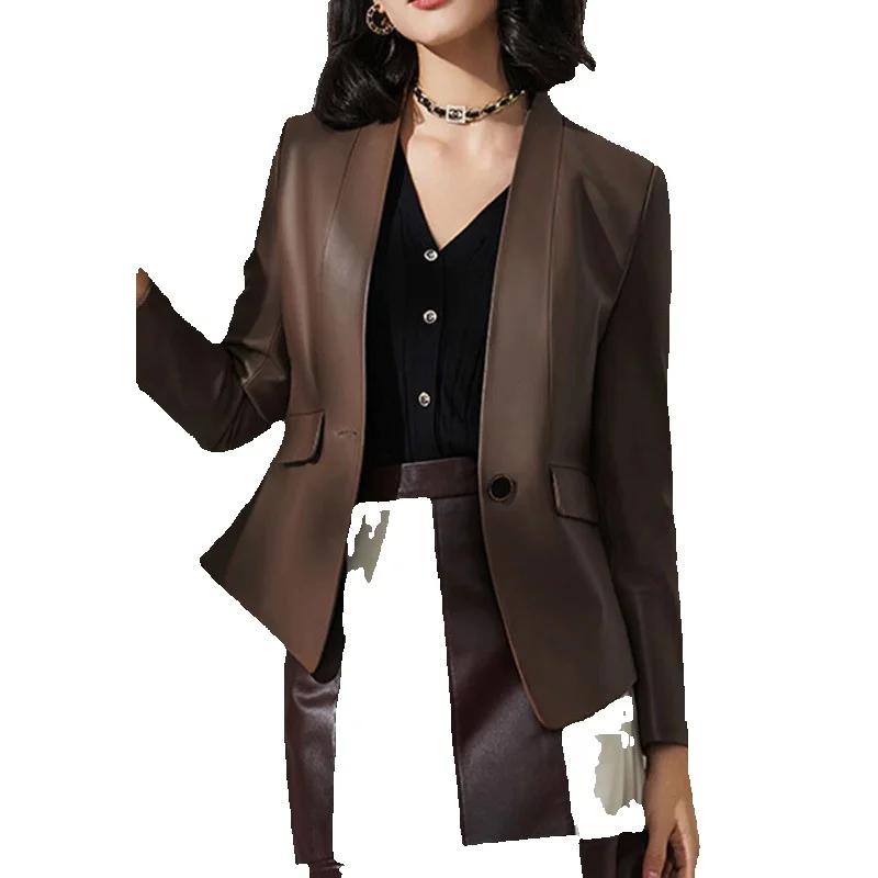 Exquisite Lapel Short Sheepskin Jacket With Loose Fitting Leather Silhouette