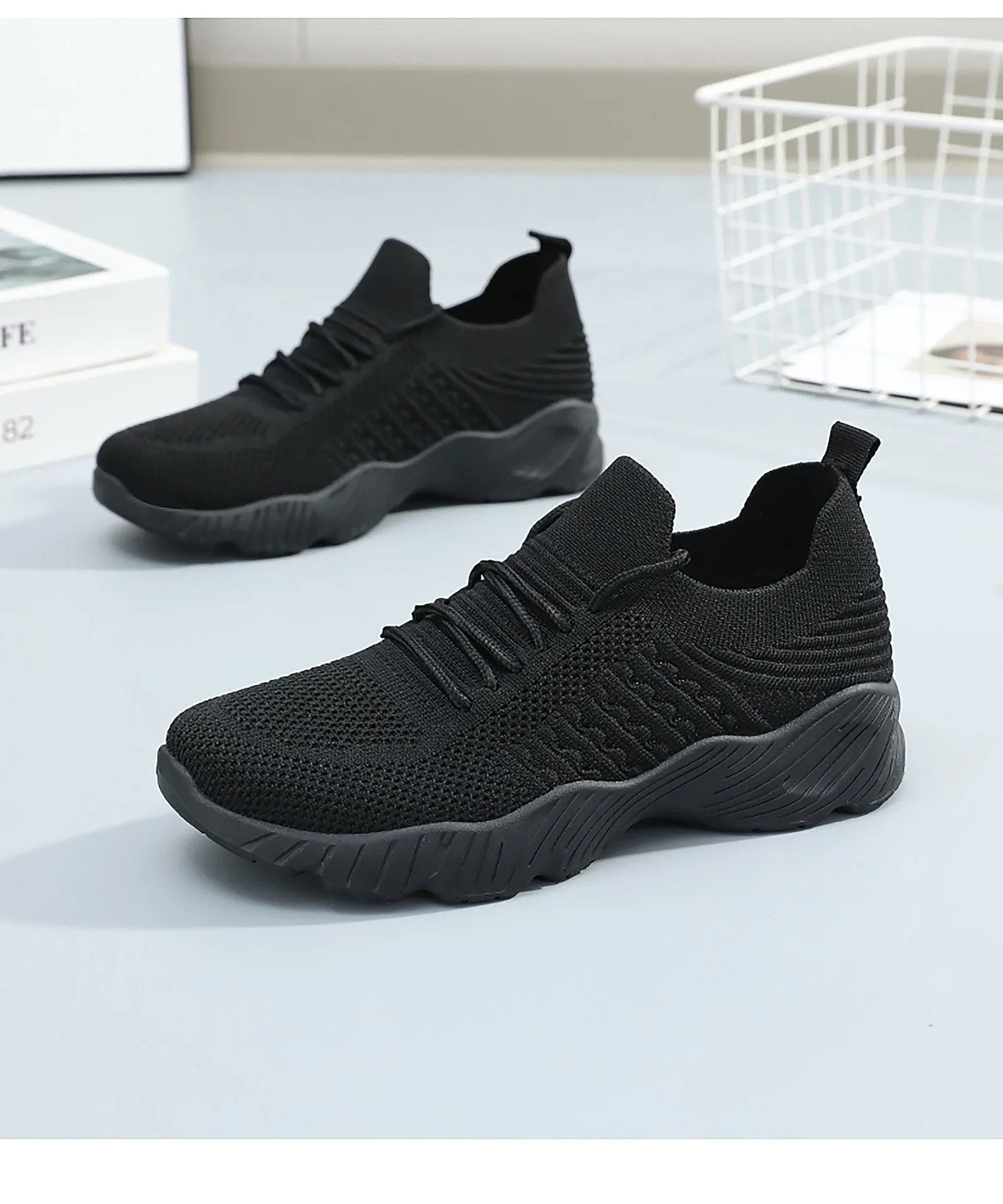 Atmungsaktive Damen-Sneaker aus Flying Weave, leichte, weiche Sohle, für ältere Menschen, Mutter, Wanderschuhe, Sommer-Mesh, rutschfeste, lässige Sportschuhe – Detail 35