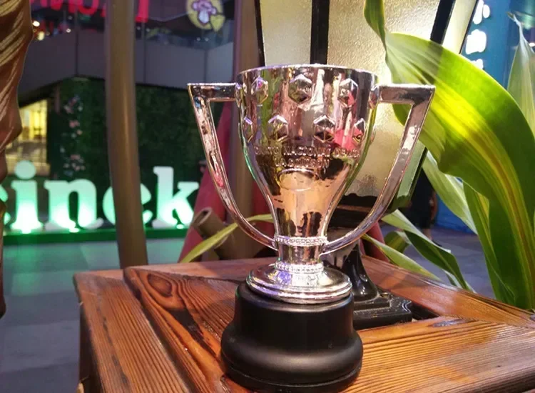 Copa Troféu do Campeonato de La Liga com 16 cm de altura, Prêmio dos Campeões