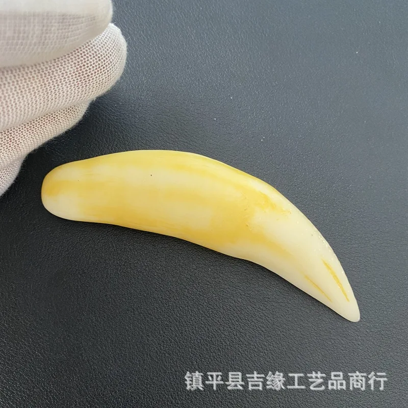 Antique Collection Resin Tiger Pendant, Film Props, Animal Tooth Decorative Ornament