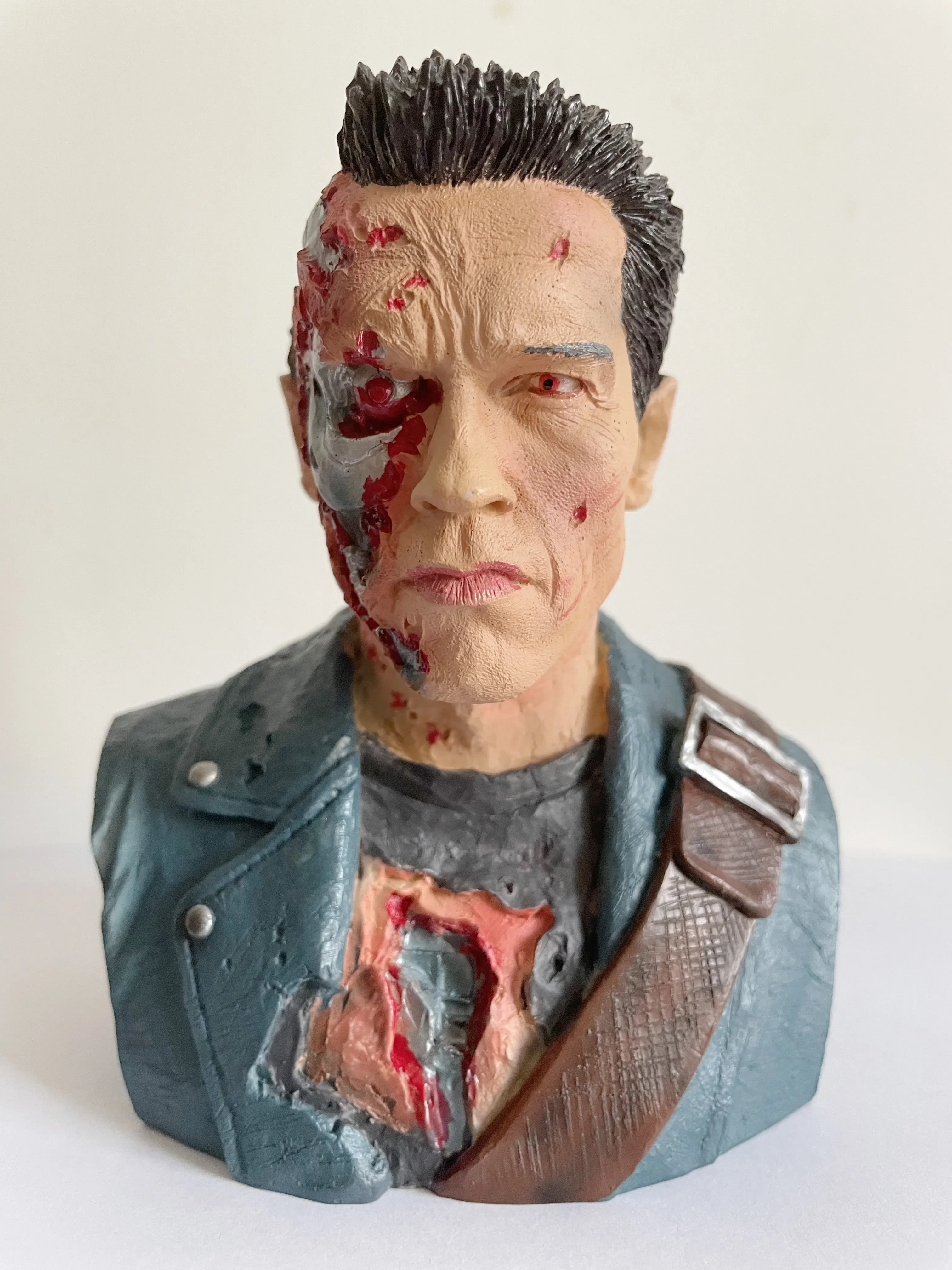 [VIP] 12cm Terminator T800 Bust Arnold Schwarzenegger resin figure statue toy Battle Damage Collection model desk decoration