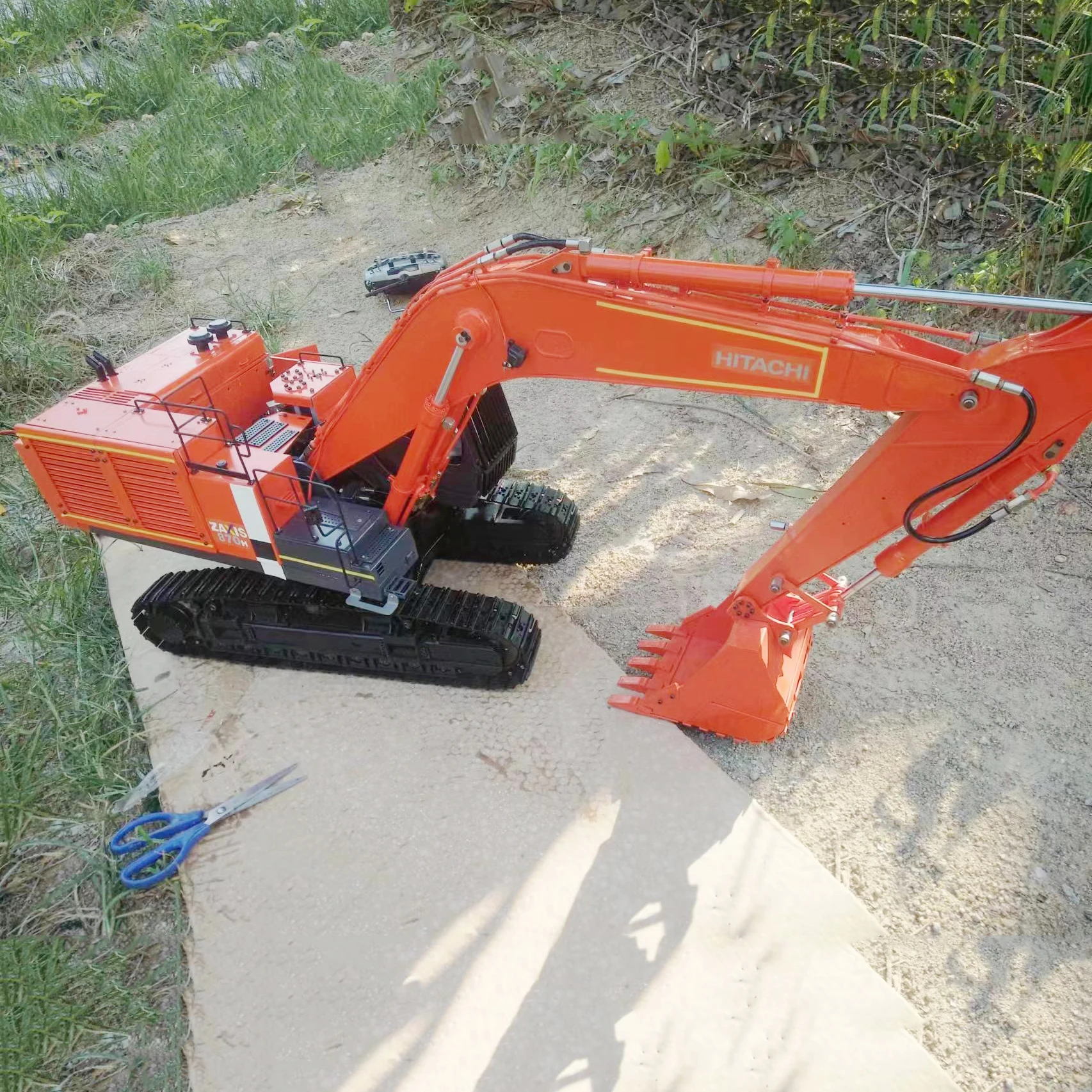 RC 1:14 koparka Hitachi 870 Model hydrauliczny zabawki zdalnie sterowane dla chłopców i dorosłych