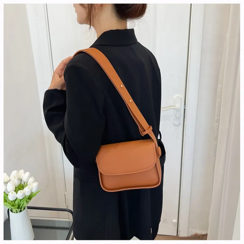 Women\'s Solid Color Crossbody Bag Trendy Small Square Bag Casual Simple Wide Shoulder Strap Messenger Bag Flap Handbags Pouch