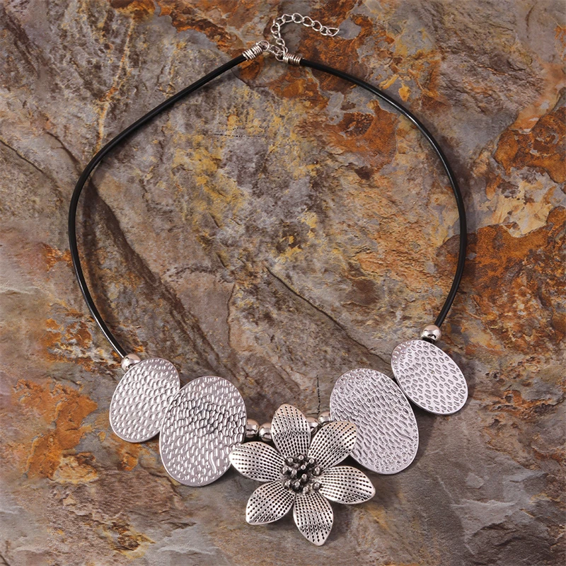 Ethnische Blumen-Halskette aus Legierung für Frauen, Choker-Halskette, Mädchen-Party-Festival-Schmuck-Dekoration – Detail 8